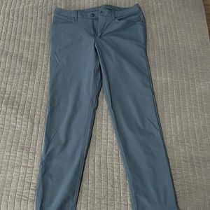 Men’s Lululemon ABC pant 33- 32 dark blue